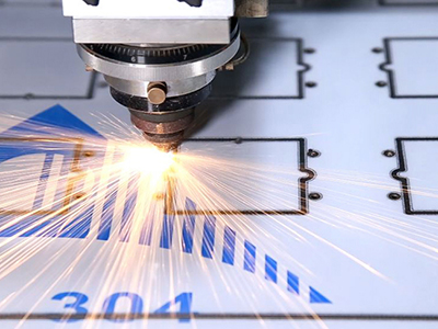 Laser cutting machine